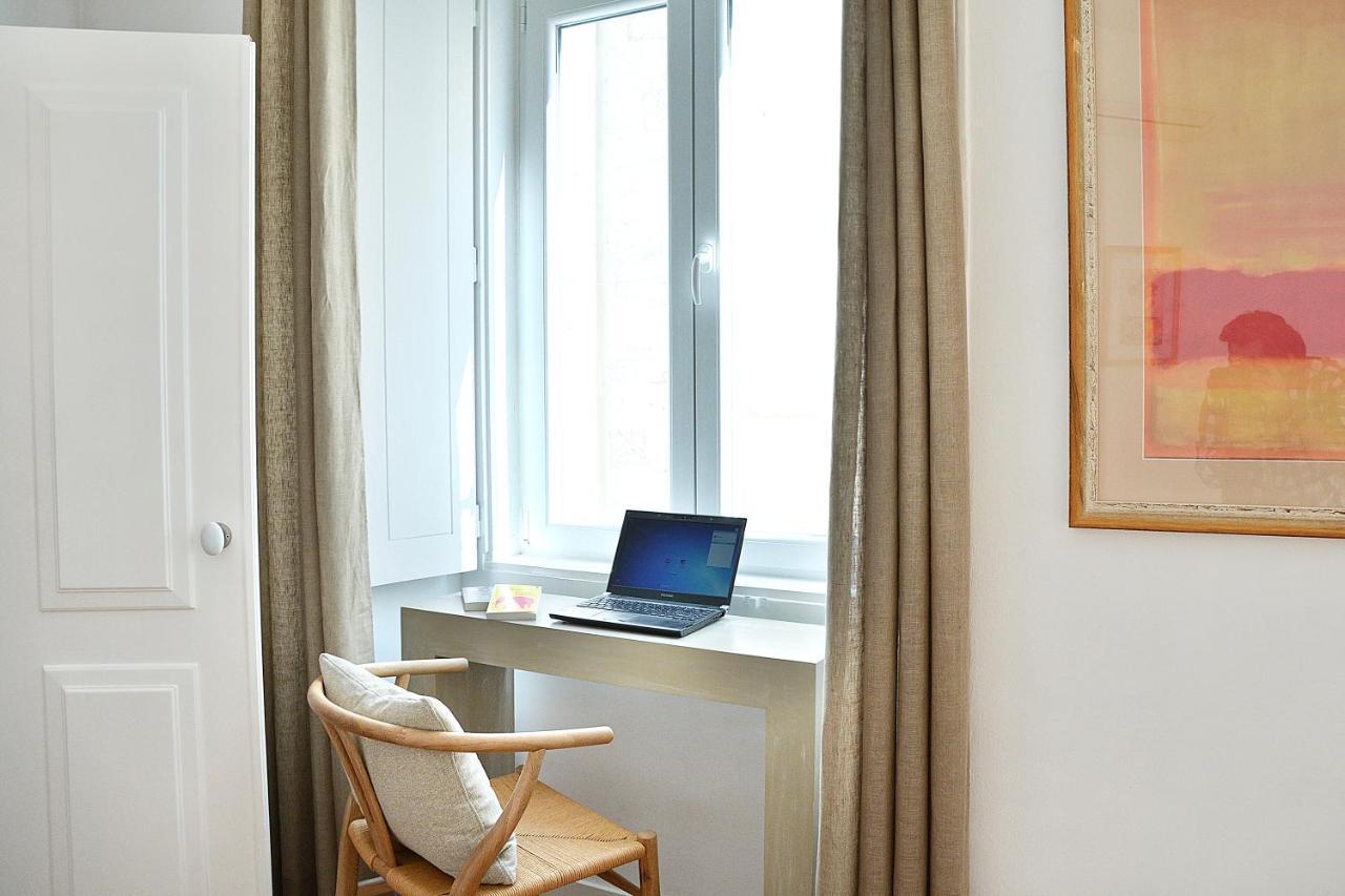 Bright And Spacious Three Bedroom Apt In The Heart Of Lisboa Extérieur photo